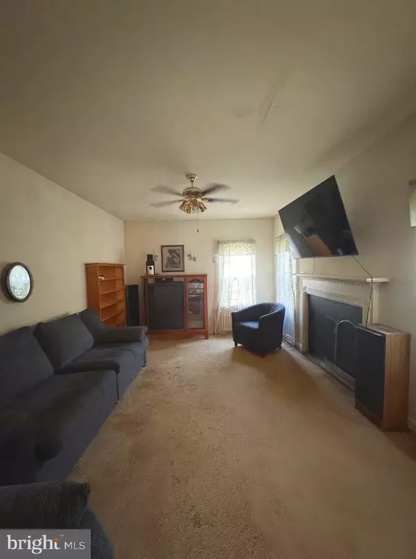 Royersford, PA 19468,22 WINDY KNOLL DR