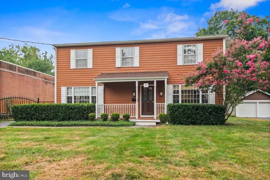 7 LANING AVE, Pennington, NJ 08534