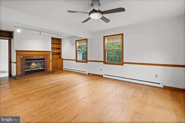 Pennington, NJ 08534,7 LANING AVE