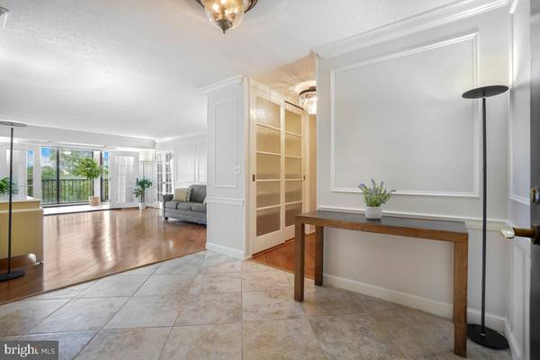 5903 MOUNT EAGLE DR #718, Alexandria, VA 22303