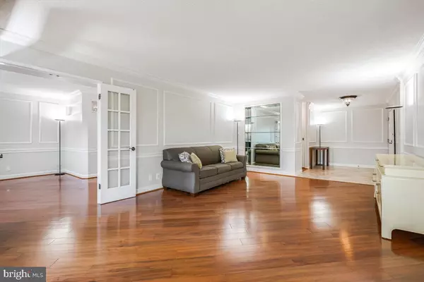 Alexandria, VA 22303,5903 MOUNT EAGLE DR #718