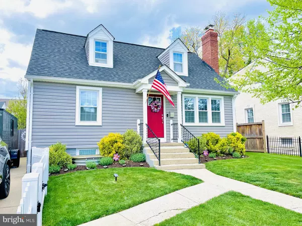 Falls Church, VA 22042,2902 MEADOW LN