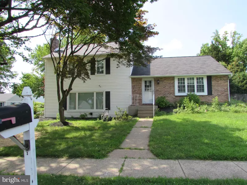 2 LESLIE PL, Newtown, PA 18940