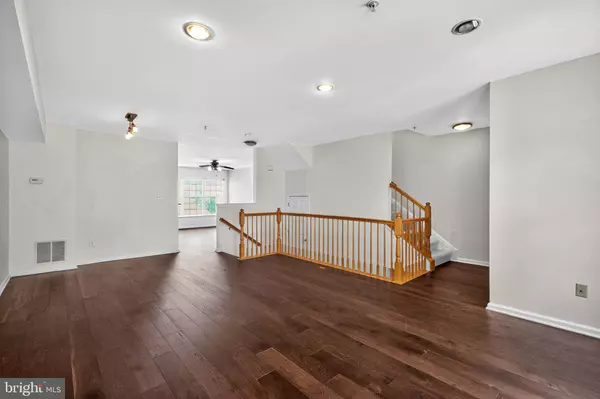 Wheaton, MD 20902,11357 KING GEORGE DR #10