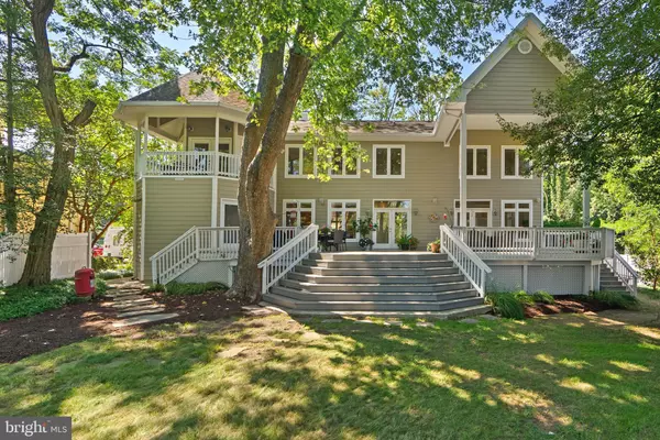 Arnold, MD 21012,921 LAKE DR