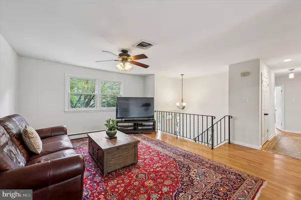 Swarthmore, PA 19081,328 MICHIGAN AVE