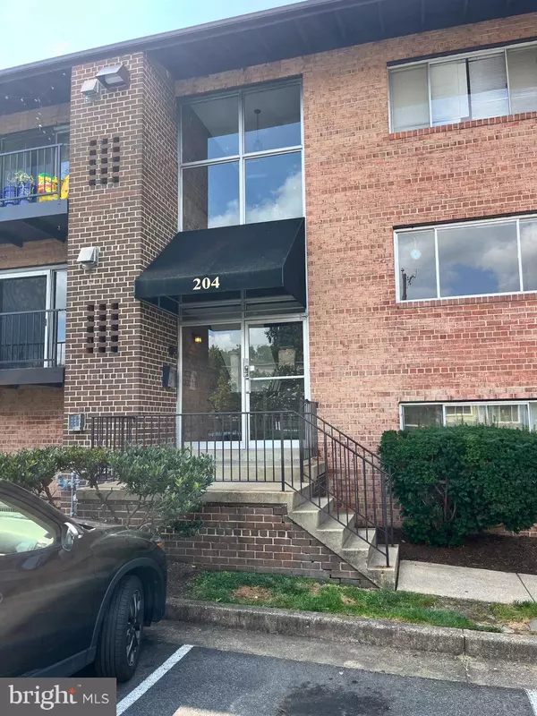 204 E MASON AVE #201, Alexandria, VA 22301