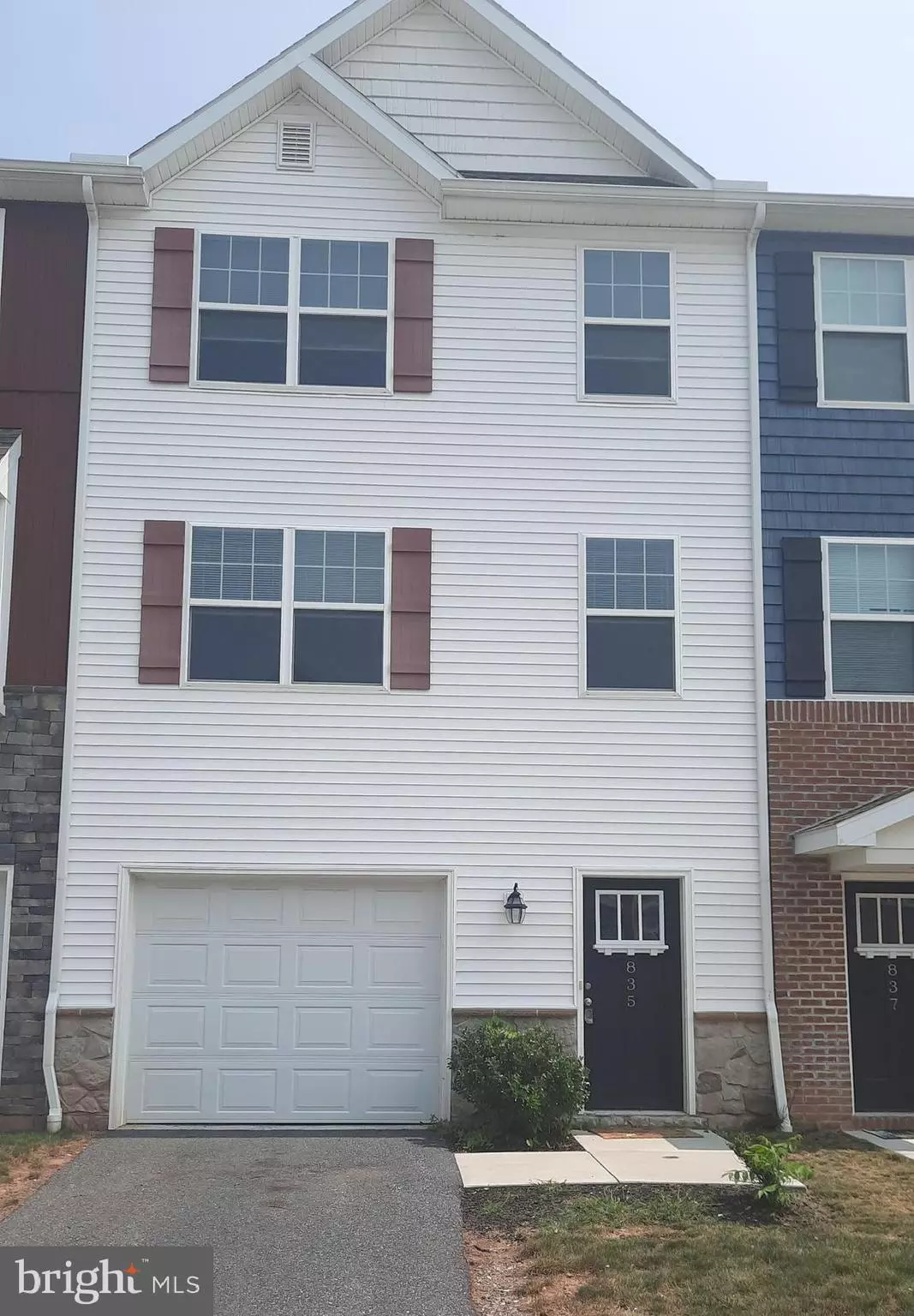 Mechanicsburg, PA 17050,835 ADMIRALS QUAY DR