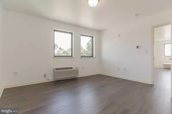 Philadelphia, PA 19128,6778 RIDGE AVE #204