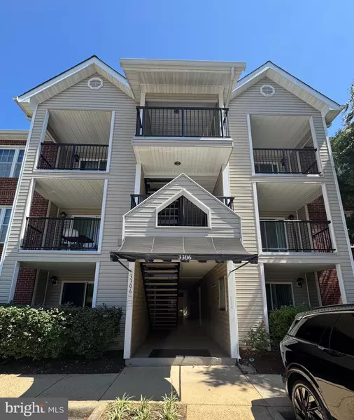 3306 WYNDHAM CIR #326, Alexandria, VA 22302