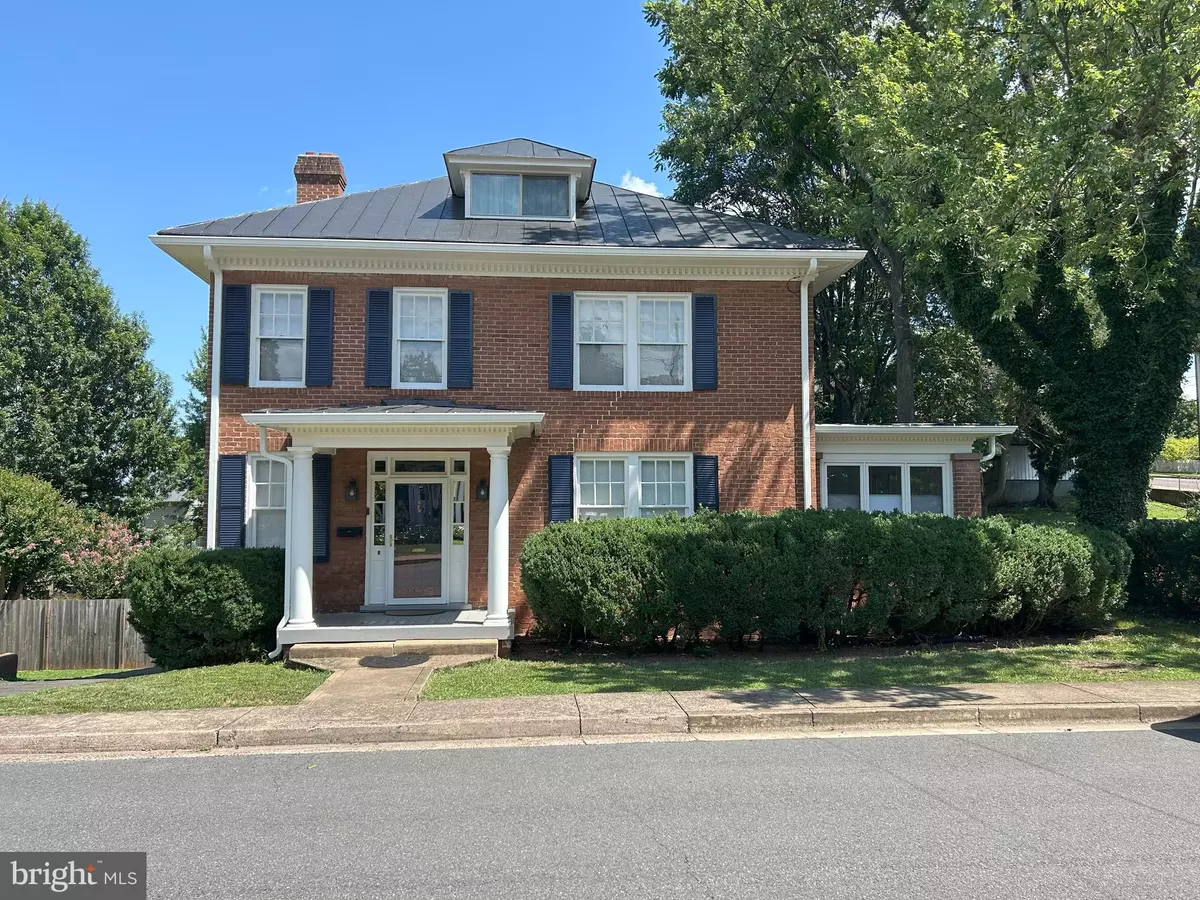 Culpeper, VA 22701,405 MACOY AVE