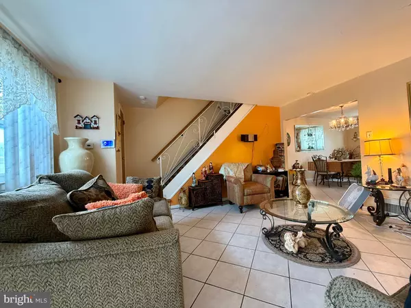 Philadelphia, PA 19149,5910 ELMHURST ST
