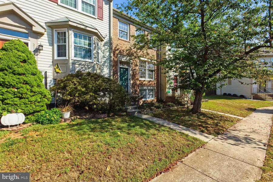 21747 LEATHERLEAF CIR, Sterling, VA 20164