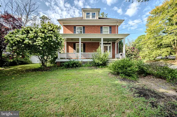 Newark, DE 19711,233 W MAIN ST