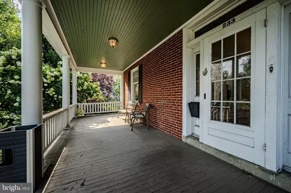 Newark, DE 19711,233 W MAIN ST