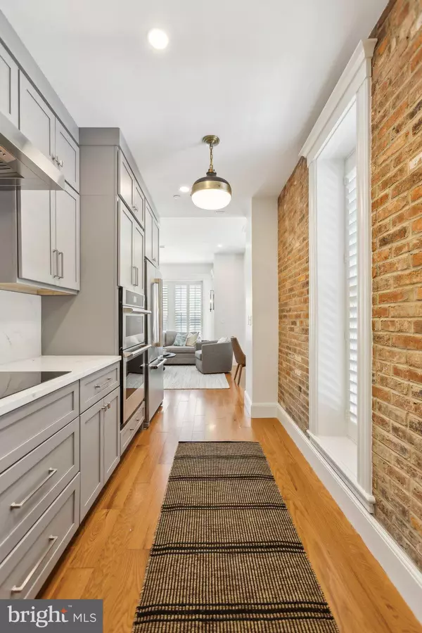 Washington, DC 20009,1641 R ST NW #402