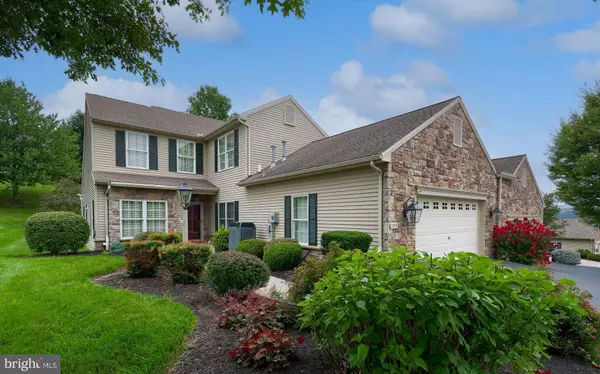 1745 STONE HILL DR, York, PA 17402