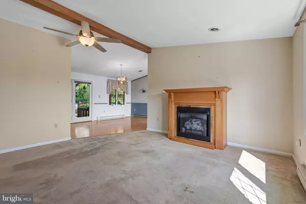York, PA 17403,2932 EXETER DR S