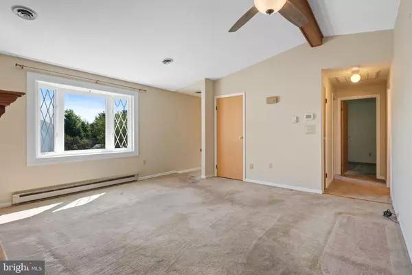 York, PA 17403,2932 EXETER DR S