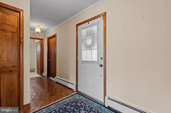 Levittown, PA 19054,98 PINEWOOD DR