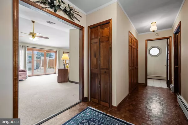 Levittown, PA 19054,98 PINEWOOD DR