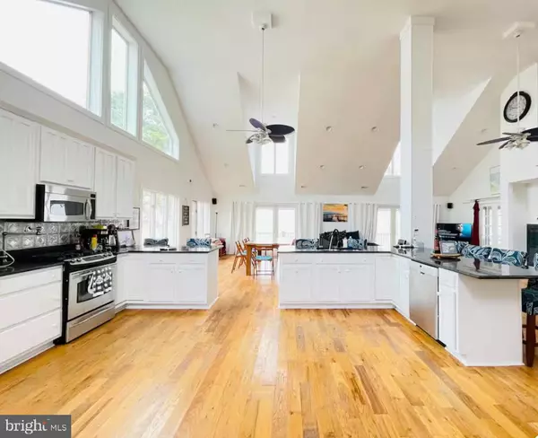 North Beach, MD 20714,820 BAY FRONT AVE