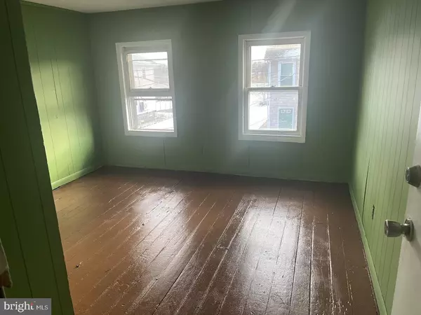 Salem, NJ 08079,98 THOMPSON ST