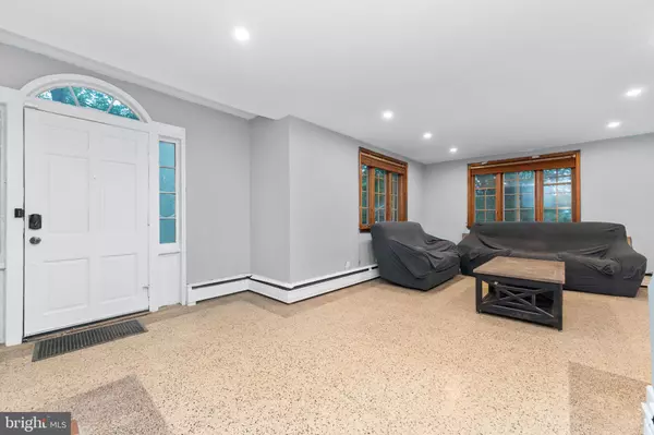 Emmaus, PA 18049,704 EVERGREEN ST