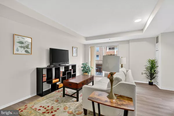 Arlington, VA 22203,900 N TAYLOR ST #705