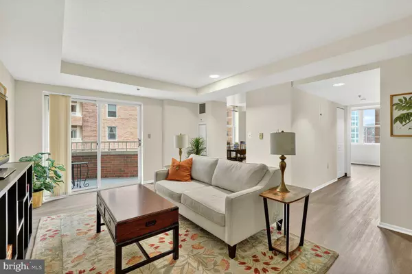 Arlington, VA 22203,900 N TAYLOR ST #705