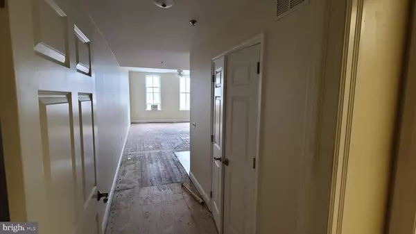 Reading, PA 19602,48 S 6TH ST #2F