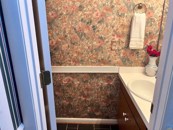 Charlottesville, VA 22901,1518 BIRNAM DR