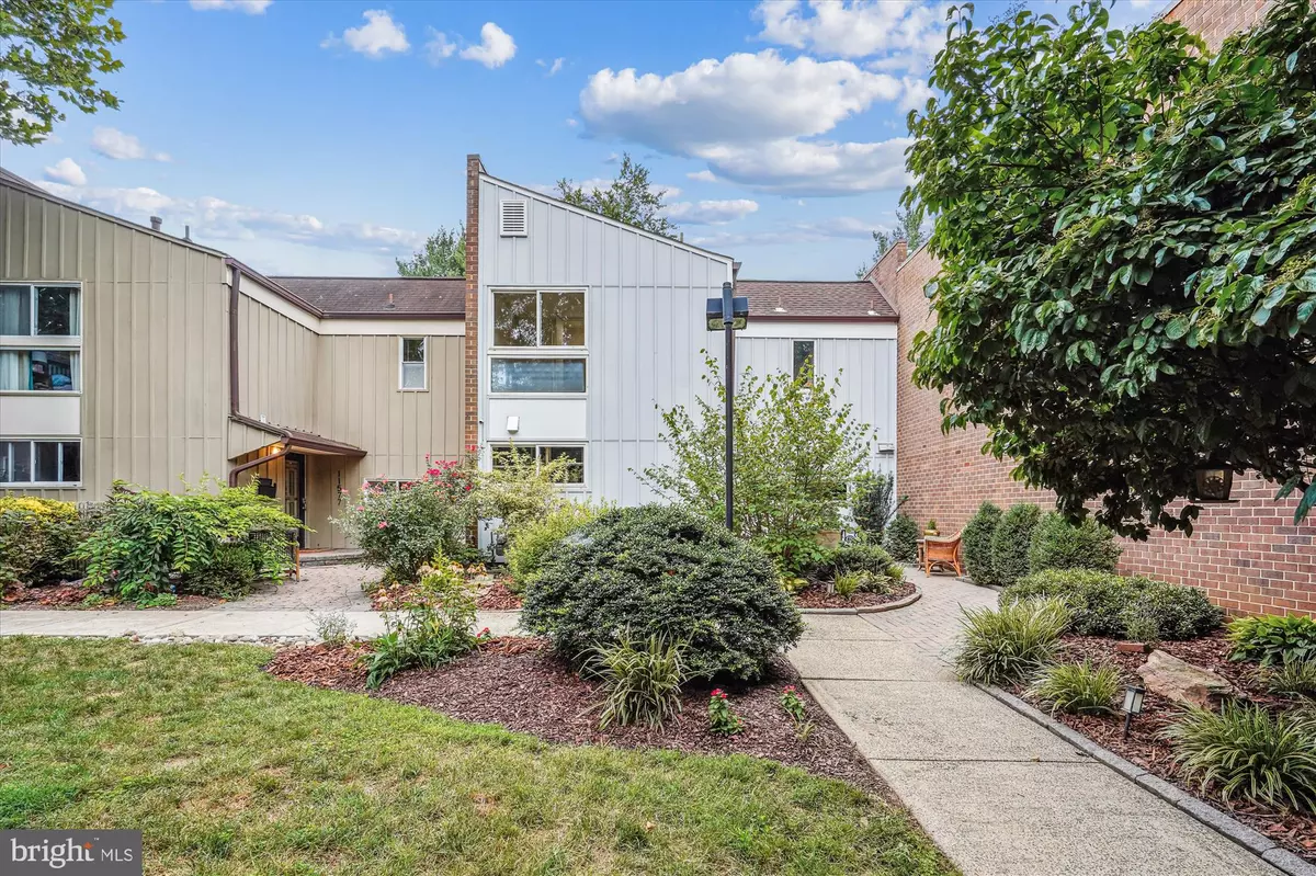 Reston, VA 20190,11579 LINKS DR