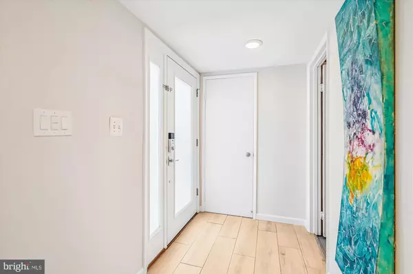 Reston, VA 20190,11579 LINKS DR