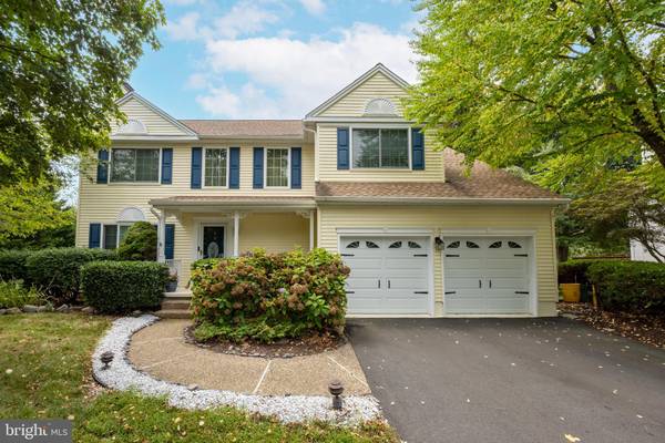 220 IVANHOE DR, Robbinsville, NJ 08691