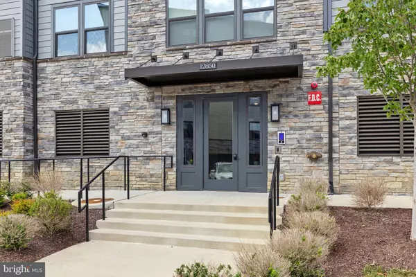 Herndon, VA 20171,12850 MOSAIC PARK WAY #2V