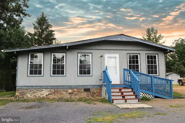 223 SHIRKEY LANE, Mathias, WV 26812