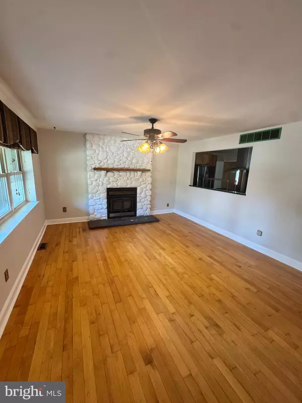 Blackwood, NJ 08012,1 FAWN CT