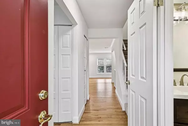 Centreville, VA 20120,14215 HERITAGE CROSSING LN