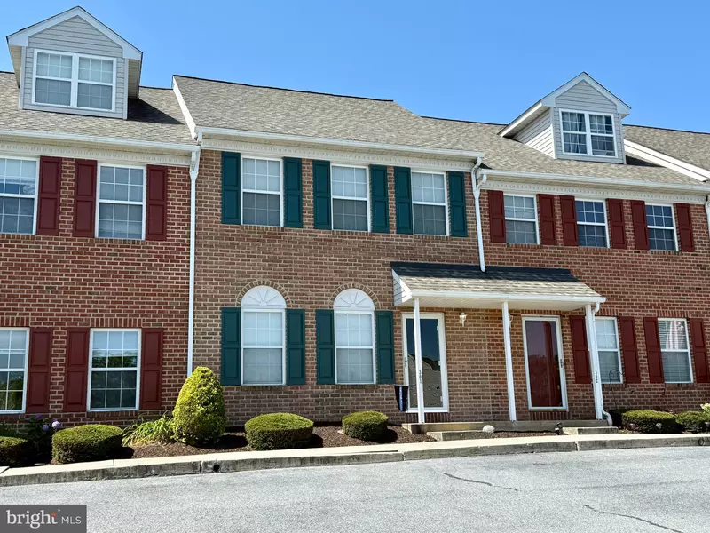 301 BARRINGTON DR, Reading, PA 19607