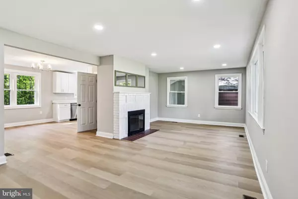 Temple Hills, MD 20748,5113 YORKVILLE RD