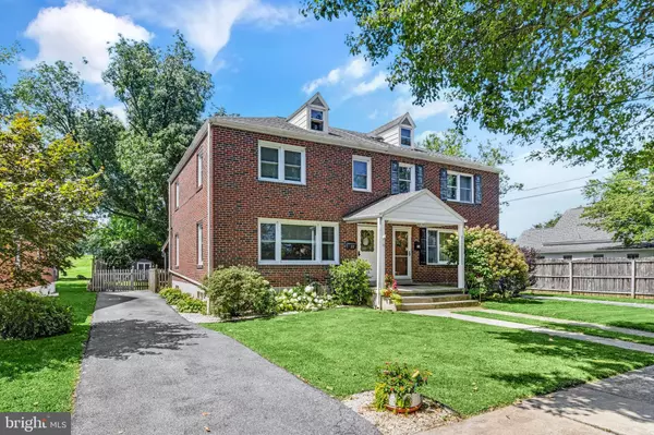 22 LAWNDALE RD, Wyomissing, PA 19610