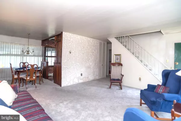 Levittown, PA 19054,15 VENTURE LN