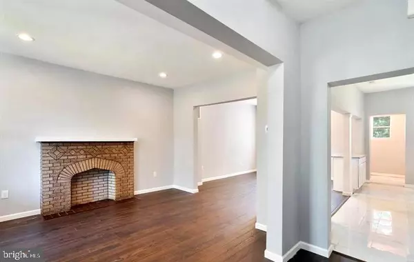 Baltimore, MD 21215,4040 W COLD SPRING LN