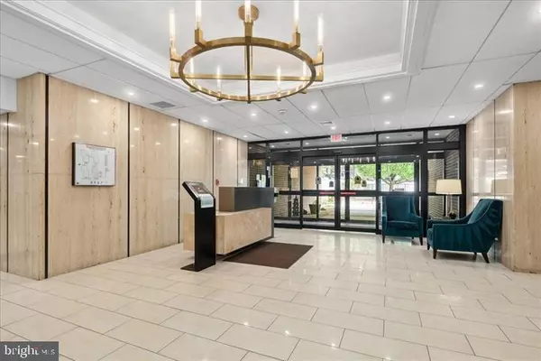 Alexandria, VA 22304,6101 EDSALL RD #702