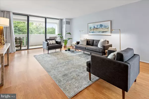 Alexandria, VA 22304,6101 EDSALL RD #702