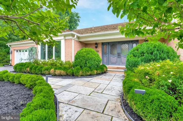 Mclean, VA 22101,6280 DUNAWAY CT