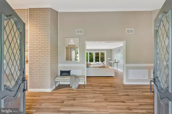 Mclean, VA 22101,6280 DUNAWAY CT