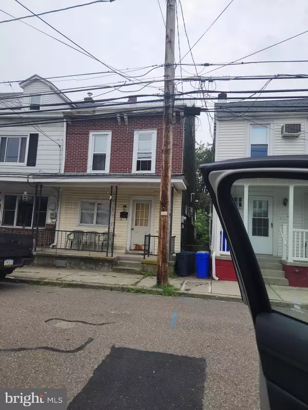 26 S NICHOLS ST,  Saint Clair,  PA 17970