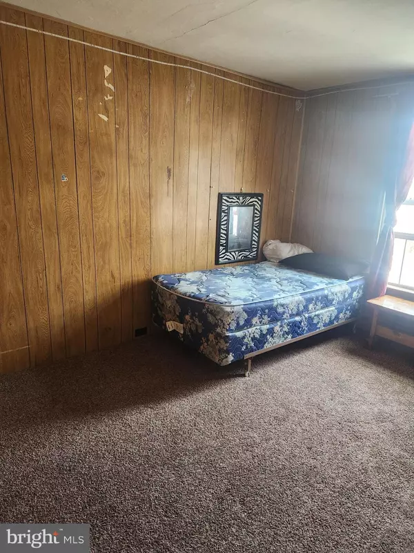 Saint Clair, PA 17970,26 S NICHOLS ST